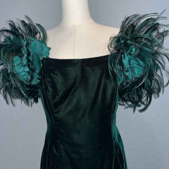 80'S VICTOR COSTA for I. MAGNIN EMERALD GREEN VELVET & FEATHER COCKTAIL DRESS 4 - Picture 5 of 10